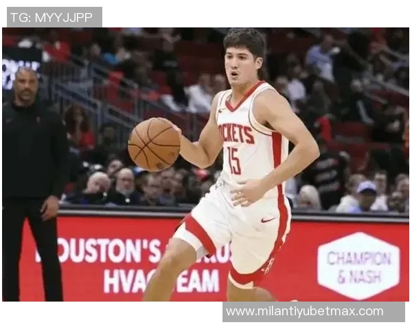 乌度卡称赞申京传球能力提升决策速度显著加快助力球队表现