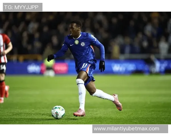 奥斯梅恩26岁补时倒钩绝杀双响赛季14场打入11球引发热议